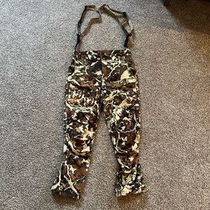 Corrugate foundry pants